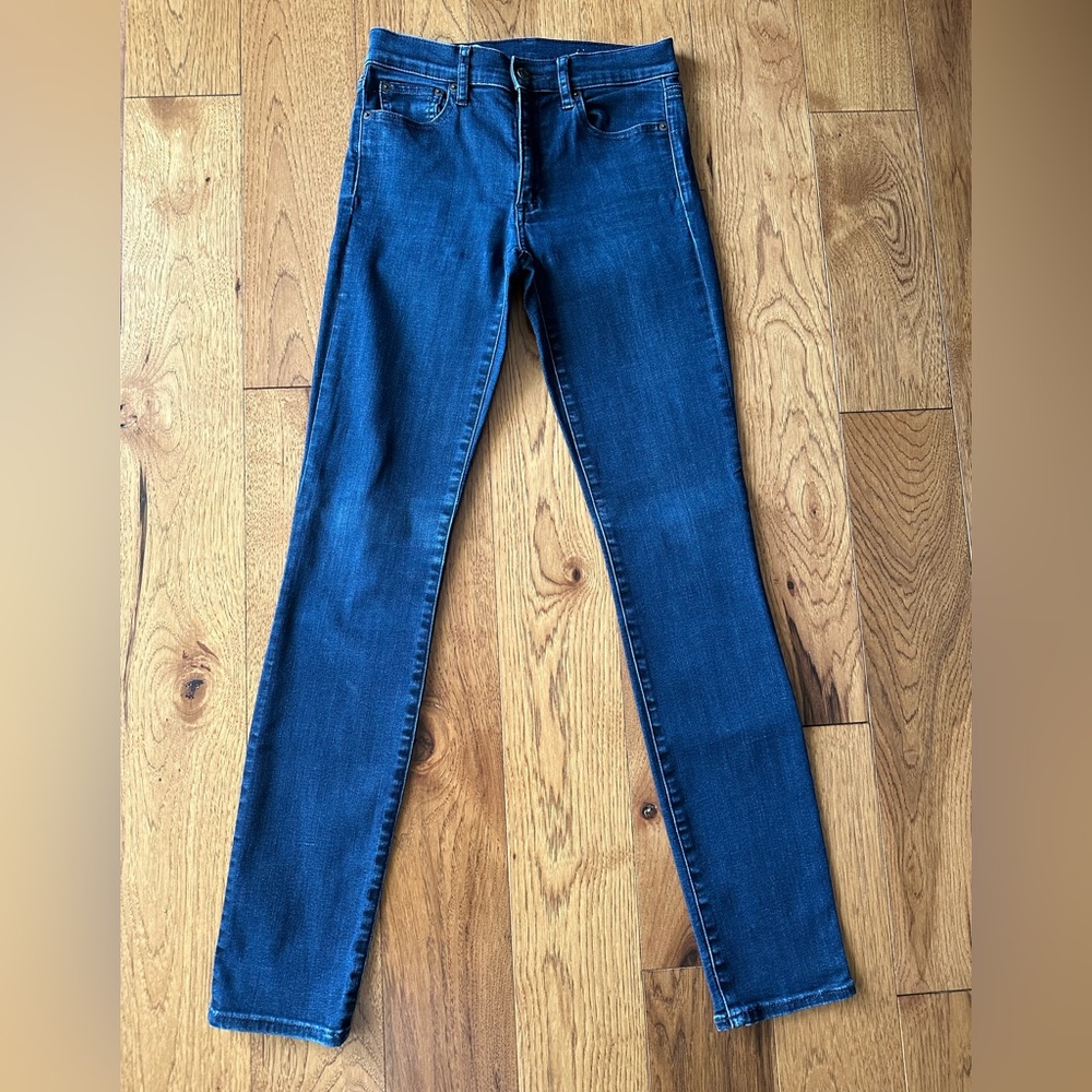 Women’s GAP 1969 Slim Straight Dark Wash Jeans Size 26